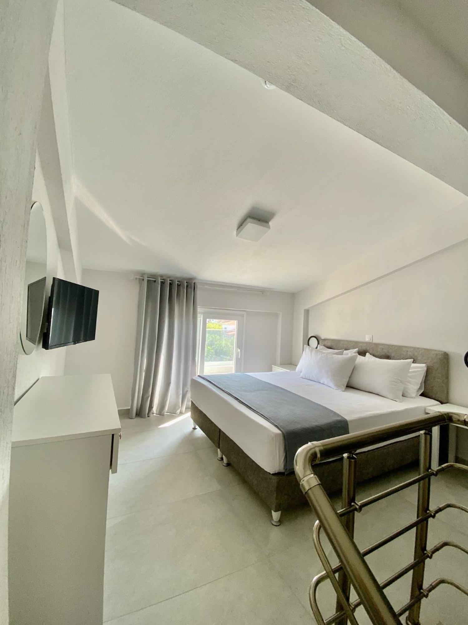 Interni Luxury Living Apartment Nikiti  Exterior photo